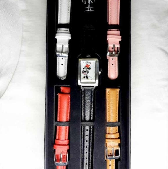 Disney Minnie Mouse Watch Set - Picture 6 of 6